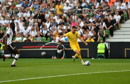 Vladyslav Vanat makes debut for Ukraine